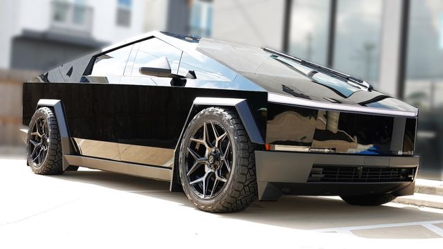 Video thumbnail: We Put 24" 4Play Wheels on a Gloss Black Cybertruck
